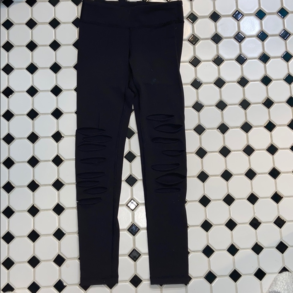 Ripped black ivivva legging